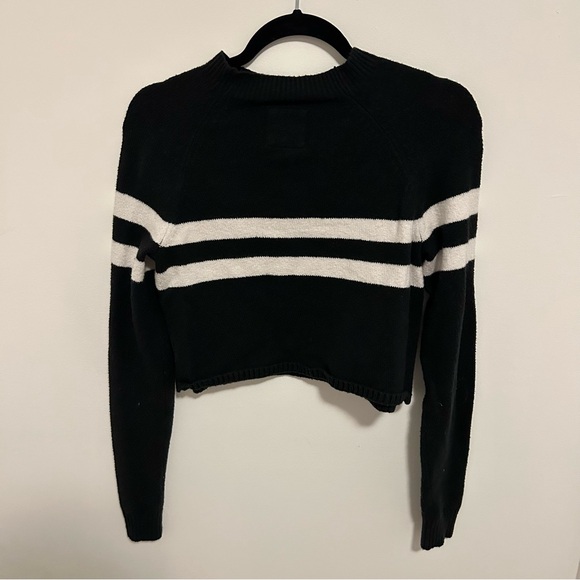 HOLLISTER CROPPED BLACK SWEATER WITH WHITE STRIPE SIZE US XS - Picture 4 of 10